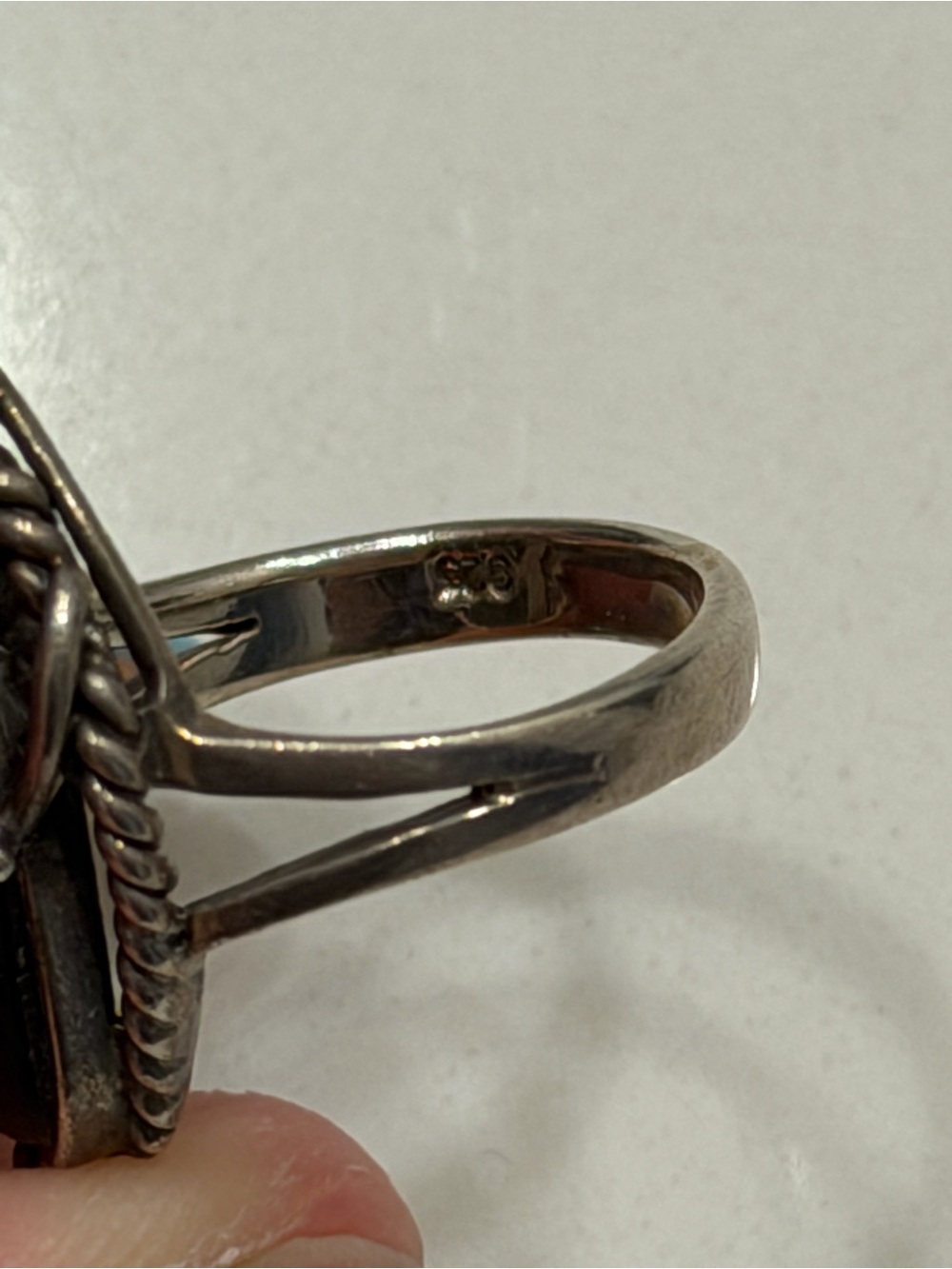 Sterling Silver Black Onyx Leaf Ring Size 5.5 - Picture 3 of 3